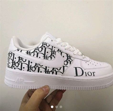 Tissu Dior pour baskets personnalisées Projets de couture faits .